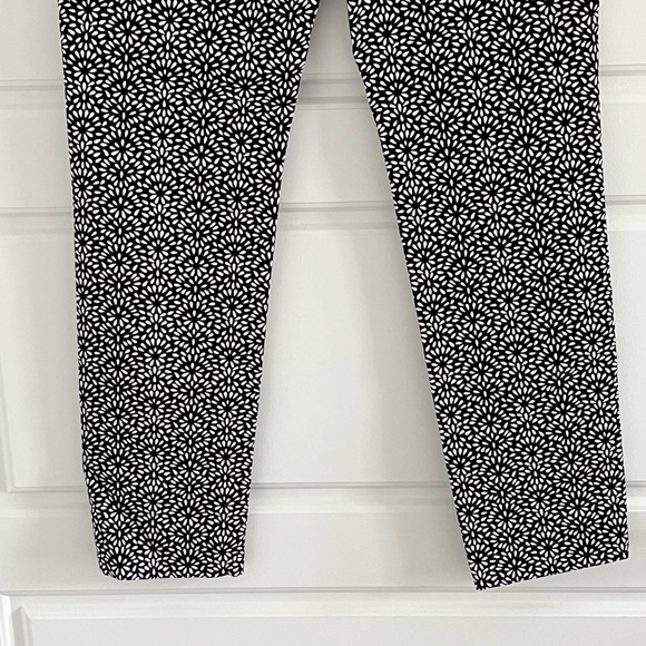 Banana Republic Sloan Crop Ankle Length Pants Slacks Black White Floral New 2 - Picture 7 of 12